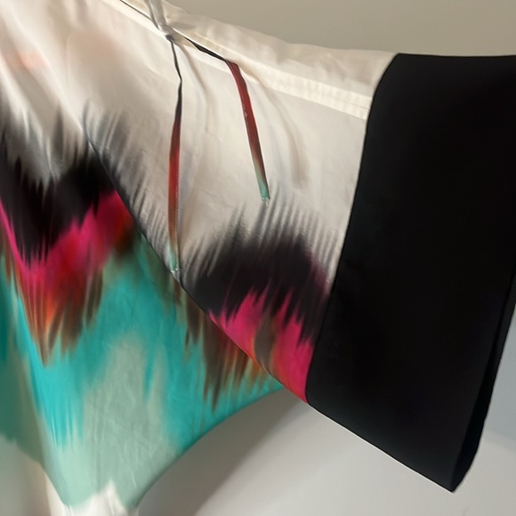 Madison Blouse Dolman Sleeves Cut Out Shoulder With Tie Gorgeous! Size Medium - Picture 2 of 11